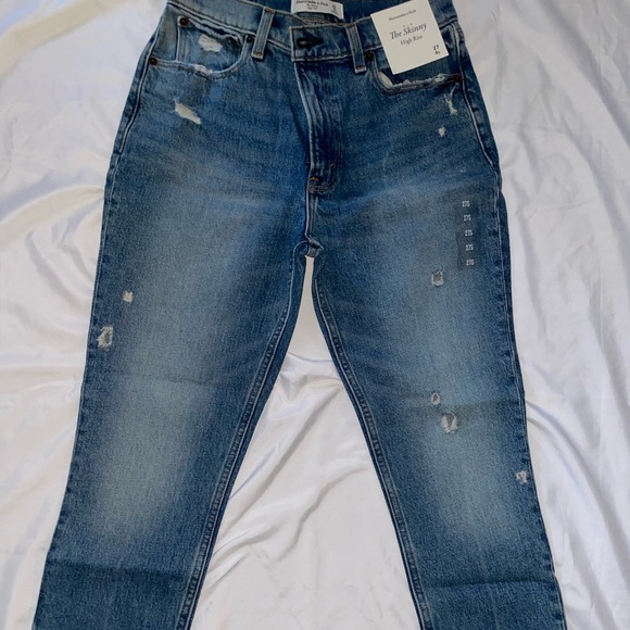 Abercrombie & Fitch High Rise - Picture 2 of 6